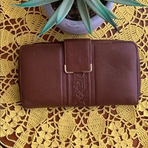 Leather checkbook wallet w/pen holder